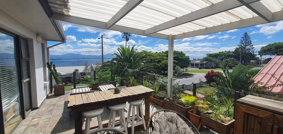 4 Bedroom Property for Sale in Linkside Western Cape